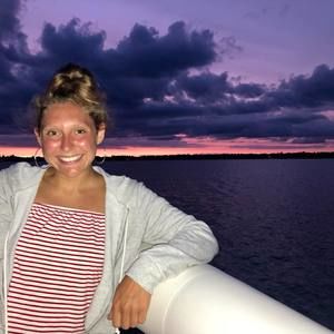 Meet your Posher, Abbi